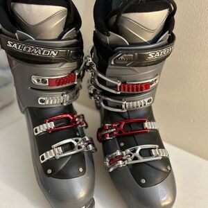Salomon Black and Silver Ski Boots with Red Accents Size 10.5